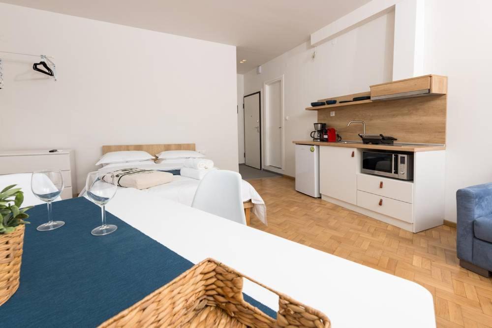Pantheon Square View 2 Apartment